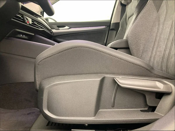 VOLKSWAGEN Golf VII SW (2026) — foto 15 van 35
