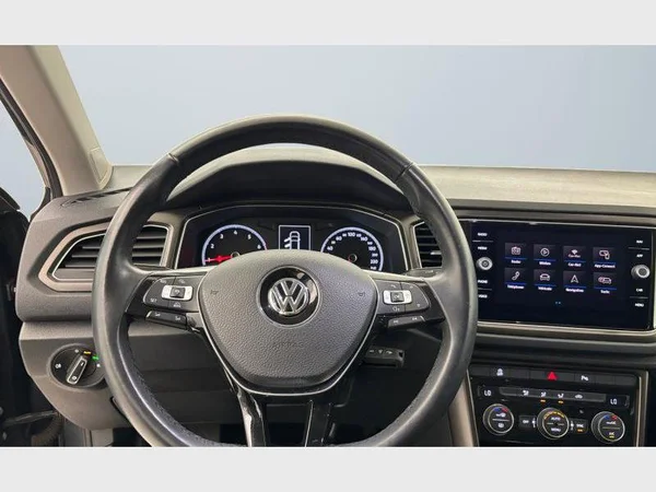 Volkswagen T-Roc (2018) — foto 3 van 15