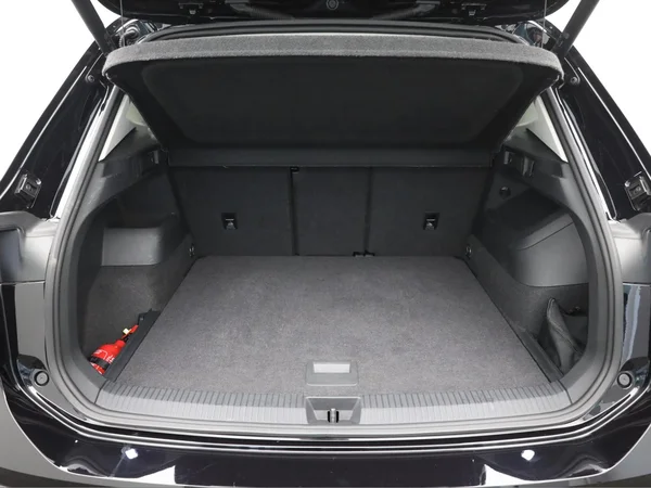 VOLKSWAGEN Tiguan (2024) — foto 2 van 20