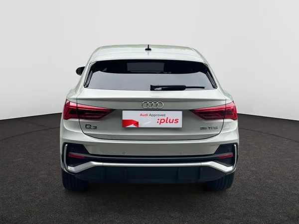 AUDI Q3 Sportback (2024) — foto 16 van 21