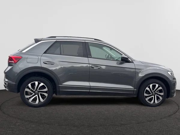 VOLKSWAGEN T-Roc (2021) — foto 16 van 18