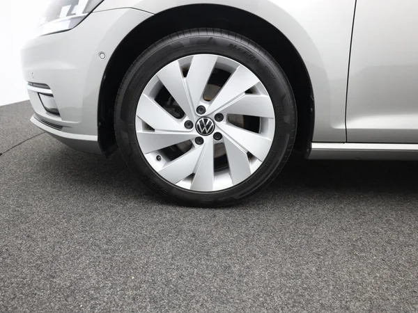VOLKSWAGEN Golf VII (2020) — foto 3 van 20