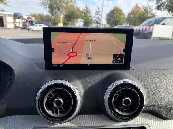 AUDI Q2 (2022) — foto 4 van 22
