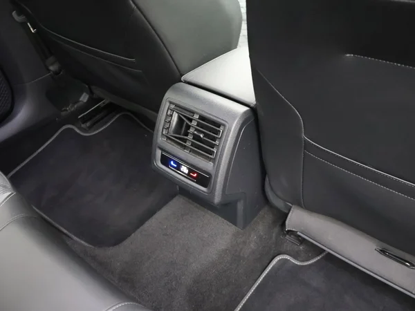VOLKSWAGEN Golf VIII SW (2024) — foto 5 van 27