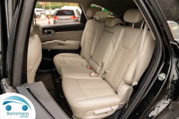 Kia Sorento (2021) — foto 119 van 131