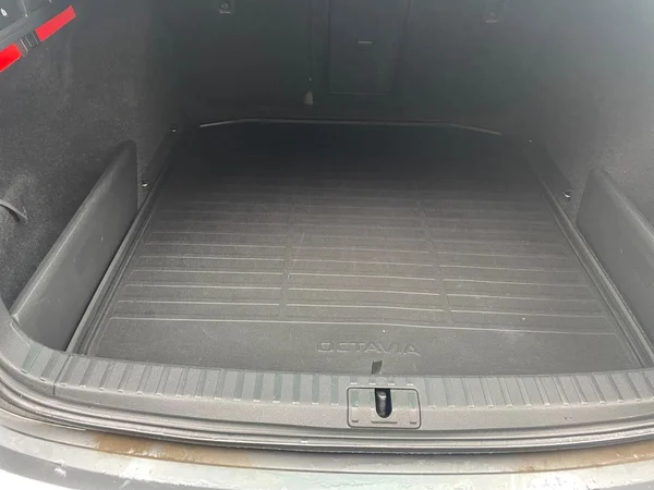 SKODA Octavia Combi (2023) — foto 10 van 21