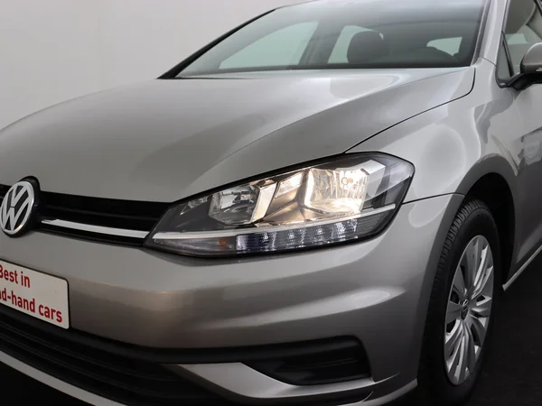 VOLKSWAGEN Golf (2018) — foto 16 van 23