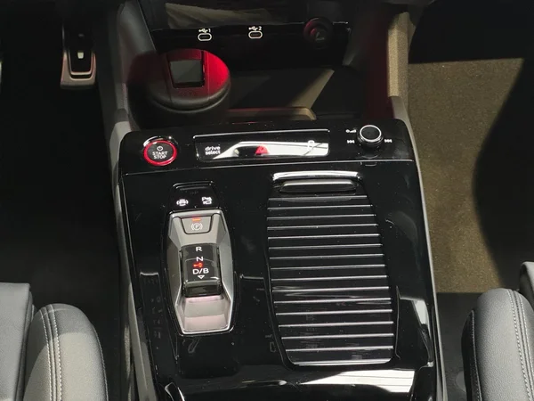 AUDI A6 Avant e-tron (2025) — foto 7 van 22