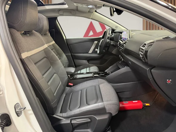 Citroen C4 (2023) — foto 22 van 31