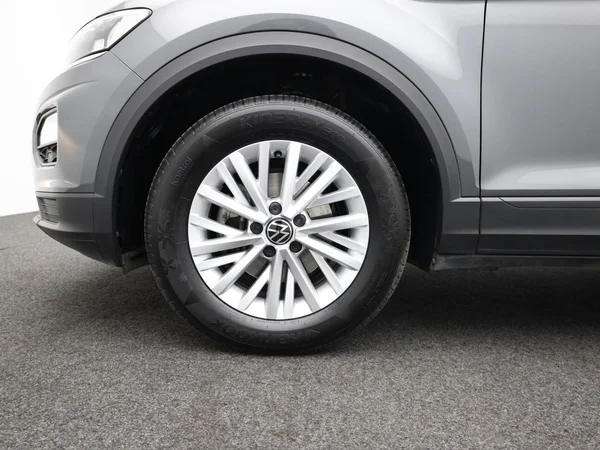 VOLKSWAGEN T-Roc (2021) — foto 3 van 17