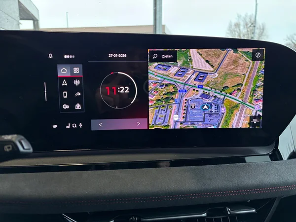 AUDI Q6 e-tron (2025) — foto 8 van 22