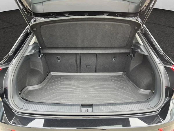VOLKSWAGEN T-Roc (2023) — foto 18 van 21