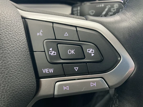 VOLKSWAGEN Golf VIII (2021) — foto 26 van 36