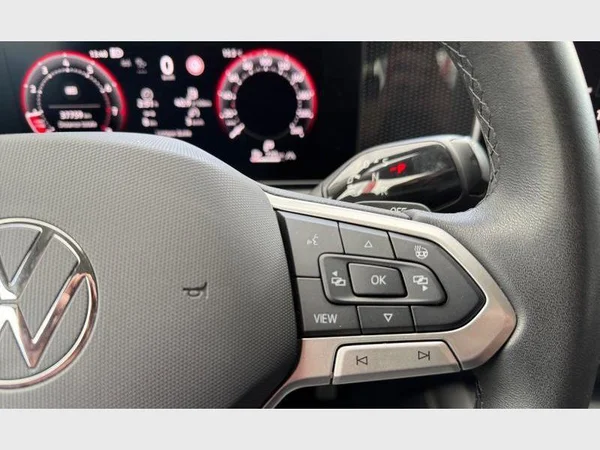 Volkswagen Tiguan (2024) — foto 8 van 29