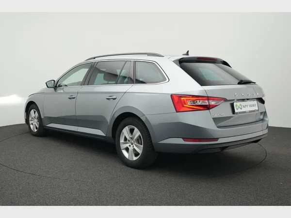 SKODA Superb Combi (2020) — foto 15 van 27
