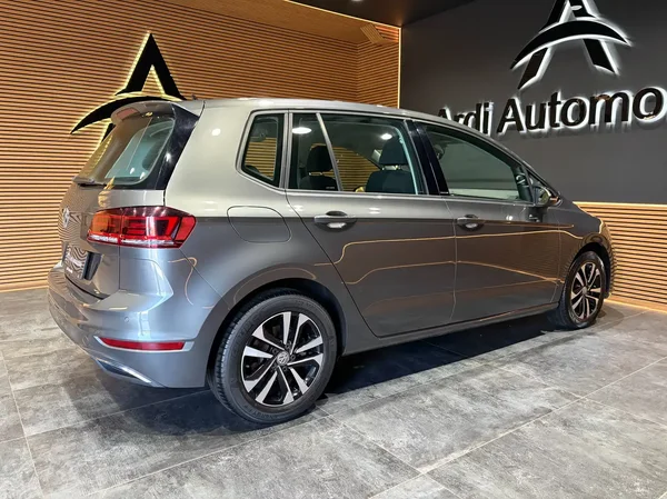 Volkswagen Golf (2020) — foto 17 van 28