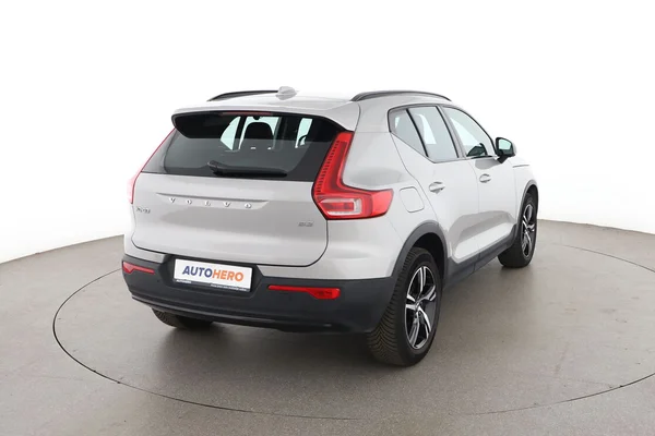 Volvo XC40 (2023) — foto 12 van 16