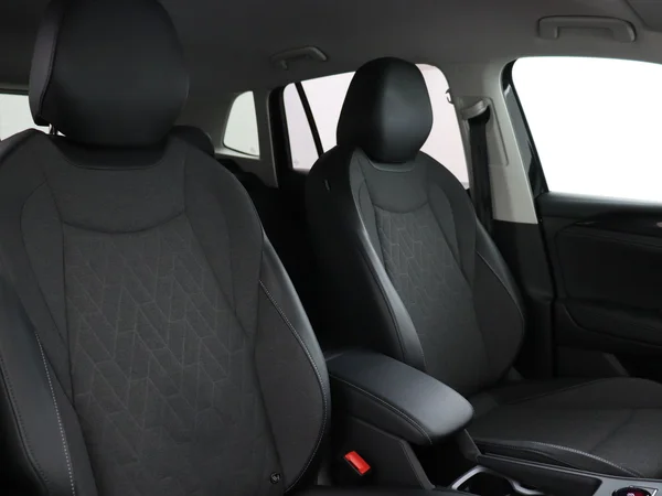 VOLKSWAGEN Tiguan (2025) — foto 2 van 18