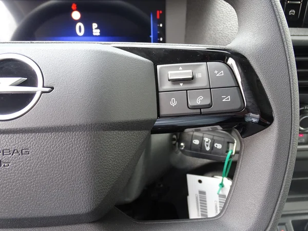 Opel Vivaro (2025) — foto 10 van 25
