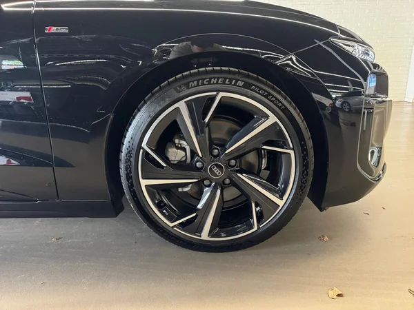 AUDI A6 SW e-tron (2026) — foto 17 van 24