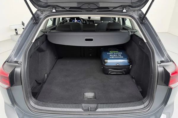 Volkswagen Golf VIII SW (2021) — foto 8 van 42