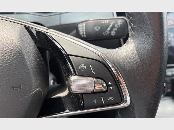 Skoda Superb Combi (2023) — foto 15 van 27