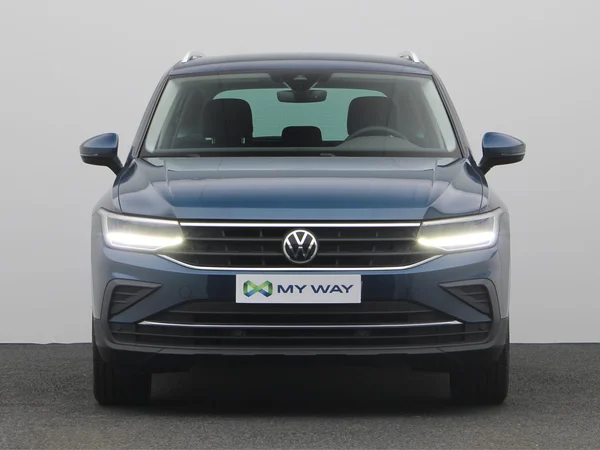 VOLKSWAGEN Tiguan (2021) — foto 16 van 20