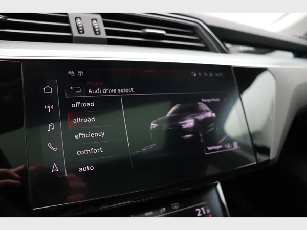 AUDI e-tron (2022) — foto 7 van 35