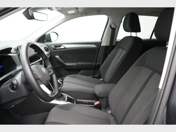 VOLKSWAGEN T-Roc (2022) — foto 22 van 26