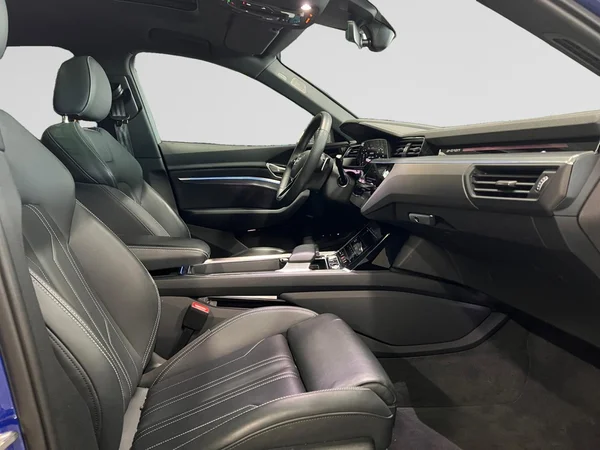 AUDI Q8 e-tron Sportback (2025) — foto 14 van 24