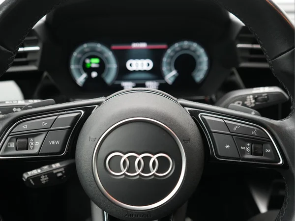 AUDI A3 Sportback PHEV (2022) — foto 11 van 29