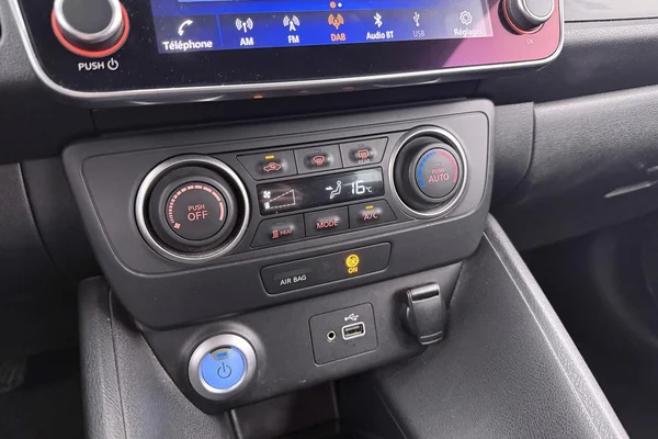 Nissan Leaf (2021) — foto 8 van 41