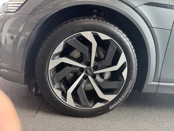 AUDI Q8 e-tron (2026) — foto 4 van 20