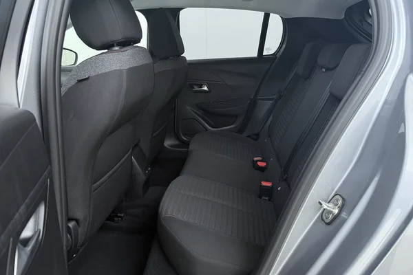 Peugeot E-208 (2022) — foto 17 van 18
