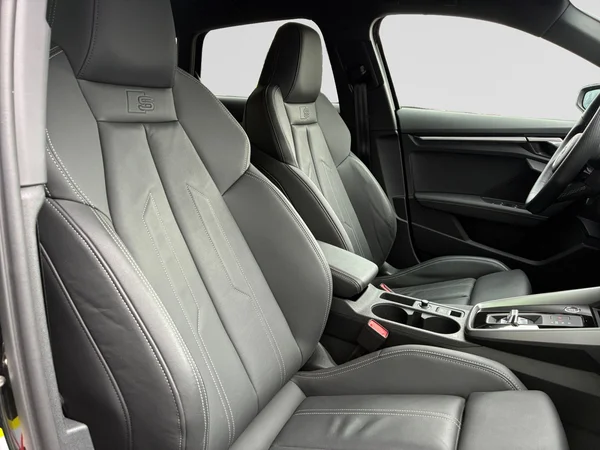 AUDI A3 Sportback (2023) — foto 19 van 23