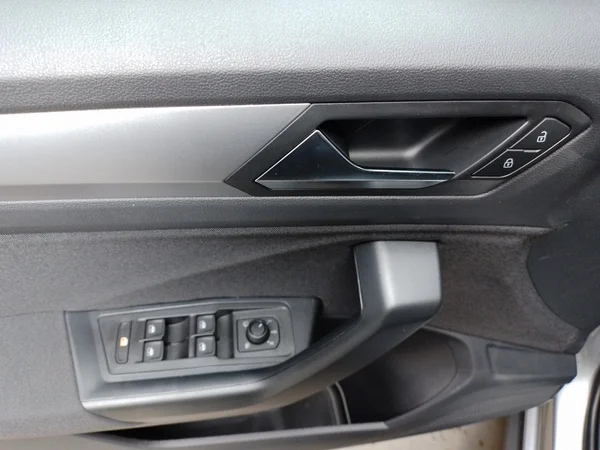 VOLKSWAGEN T-Roc (2025) — foto 6 van 16