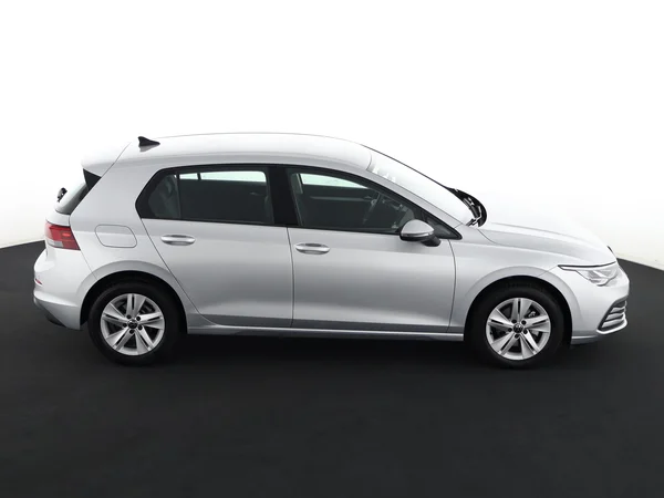 VOLKSWAGEN Golf (2024) — foto 24 van 28