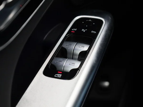 Mercedes-Benz GLC (2025) — foto 30 van 48