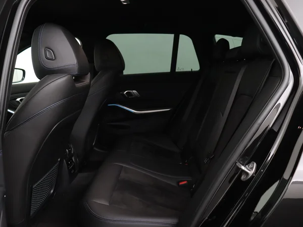 BMW 330 (2022) — foto 5 van 32