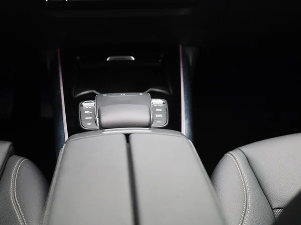 Mercedes-Benz EQA (2023) — foto 4 van 45