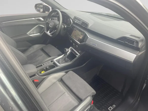 AUDI Q3 Sportback (2025) — foto 9 van 21
