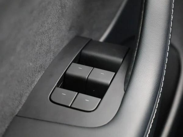 Tesla Model 3 (2023) — foto 26 van 44