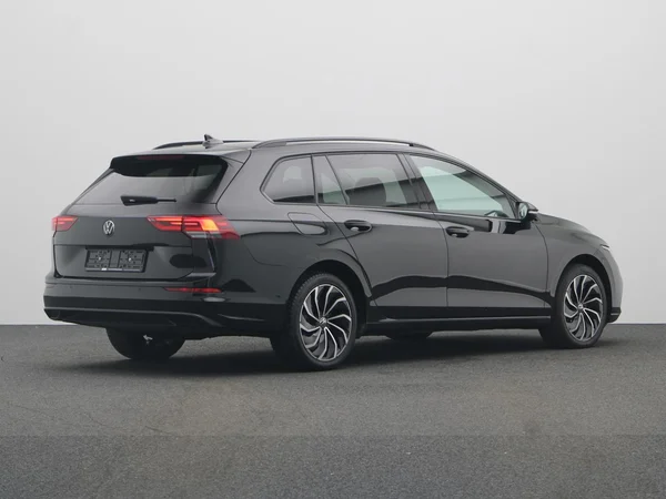 VOLKSWAGEN Golf VIII SW (2024) — foto 12 van 21
