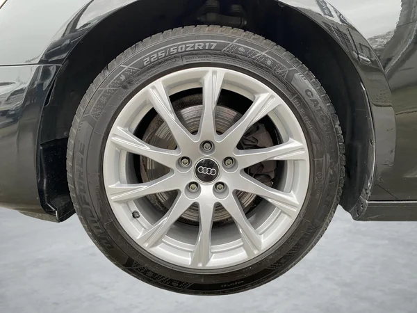 Audi A4 (2022) — foto 18 van 20