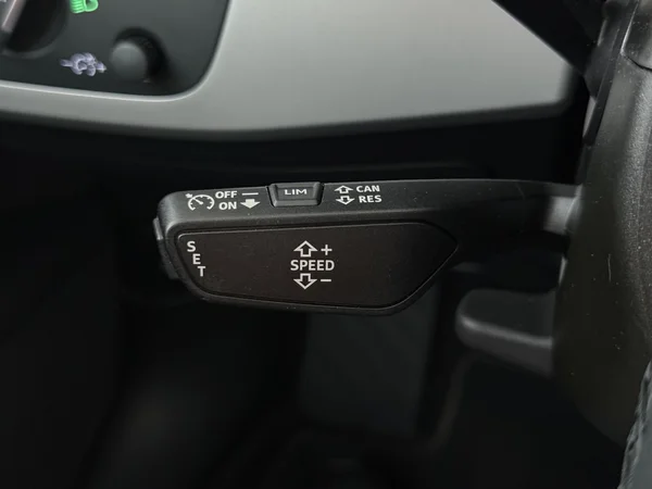AUDI A4 (2021) — foto 9 van 28