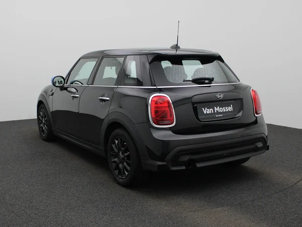 MINI One (2022) — foto 12 van 31