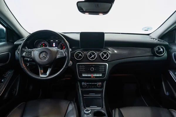 Mercedes-Benz GLA (H247) (2020) — foto 3 van 44
