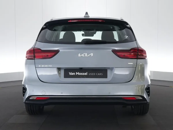 Kia cee'd (2024) — foto 25 van 29