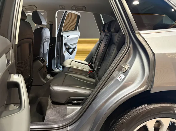 Audi Q5 (2015) — foto 16 van 28