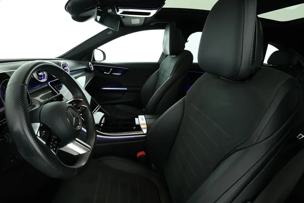 Mercedes-Benz C-Klasse (2025) — foto 16 van 16